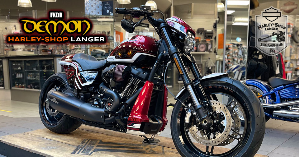 Harley-Shop langer Custombike Deamon auf FXDR Basis 